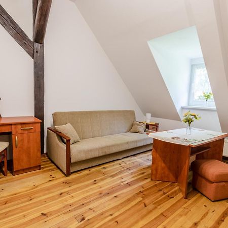 Osrodek Szkoleniowo - Noclegowy Chojnik Sosnie Exteriör bild